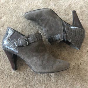 Alfani Shirleegry genuine suede Gray Booties
